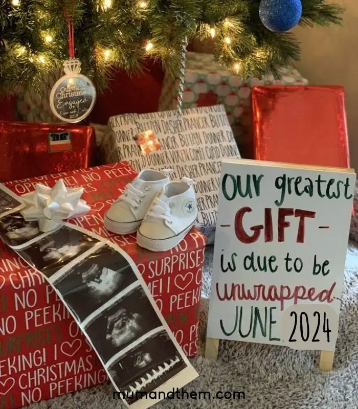 Pregnancy announcement Christmas card