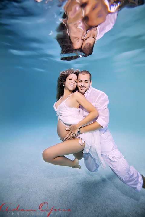 underwater maternity photography