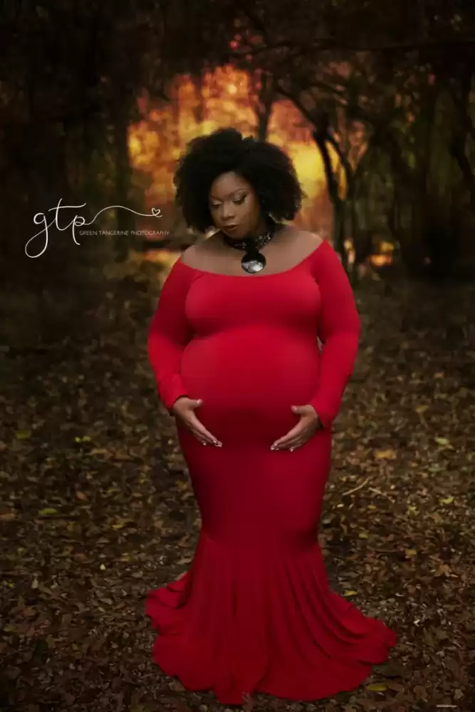gorgeous black woman maternity photography